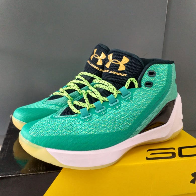 Sepatu Basket Under Armour AbuAbu [SPUA001]