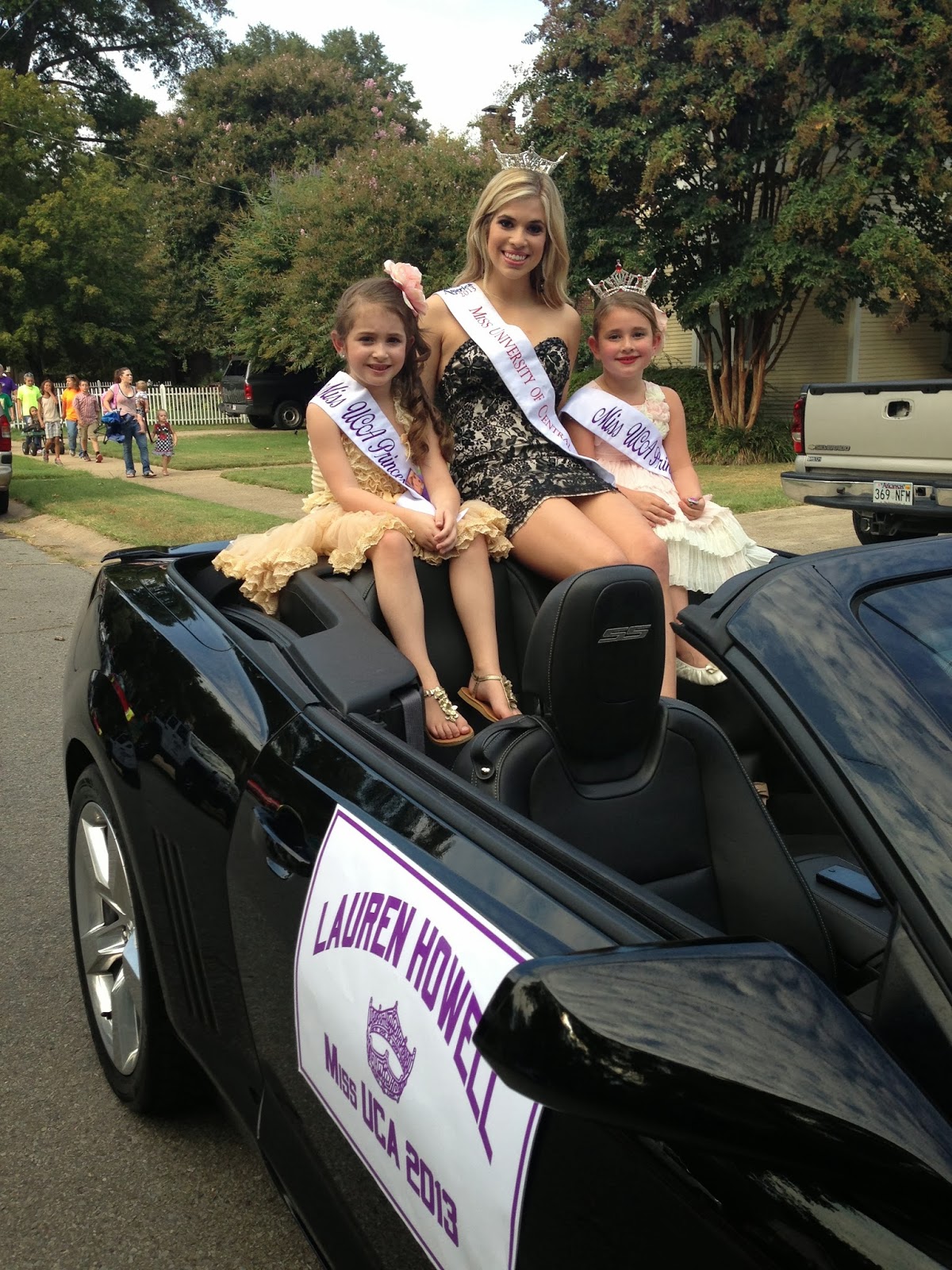 Miss Diamond Lakes Faulkner County Fair Parade