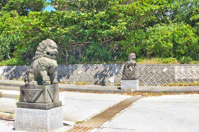 shisa, liondogs, statues