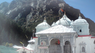 Gangotri-temple-in-hindi