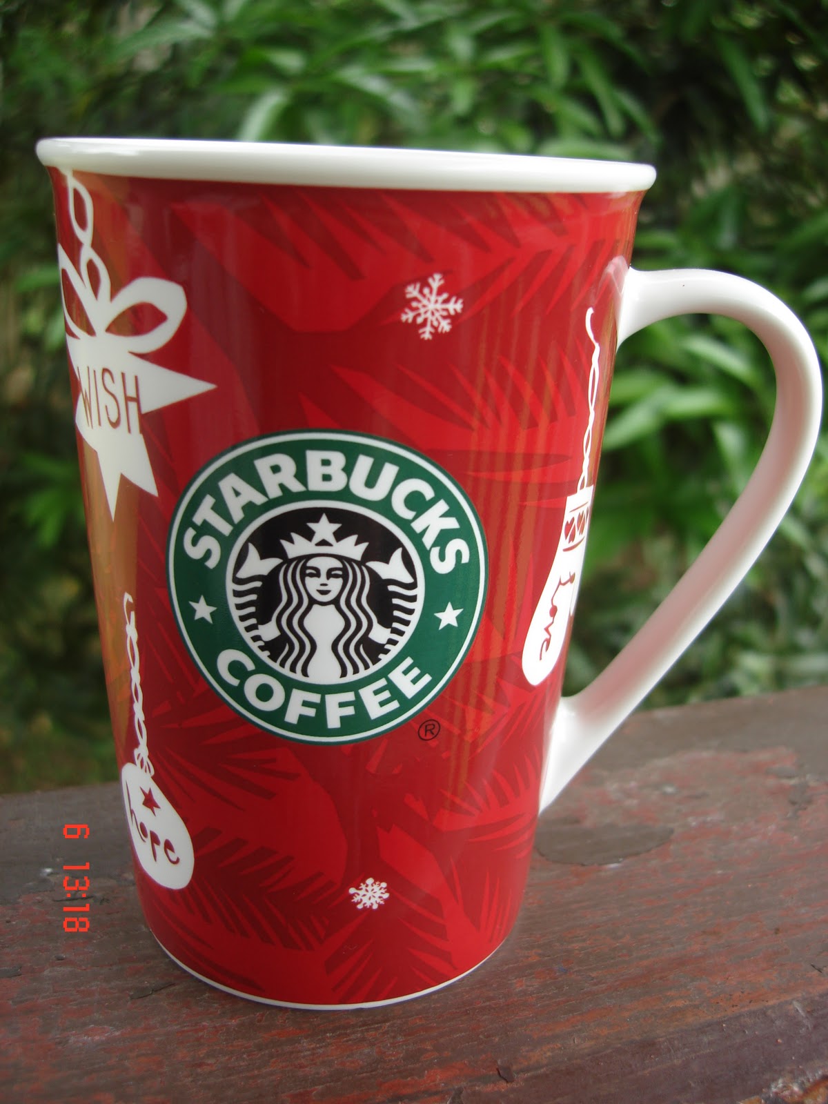A Cup A Day: 2009 Starbucks &quot;Wish&quot; Red Holiday Mug