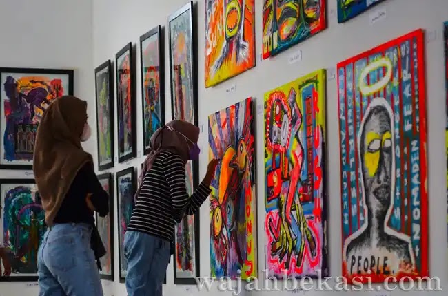 PAMERAN LUKISAN BERANJAK UNTUK TERBIT PAMERAN LUKISAN BERANJAK UNTUK TERBIT