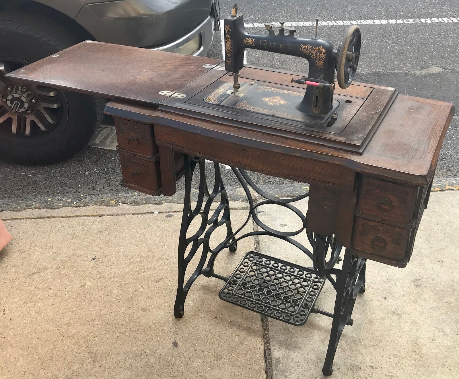 Uhuru Furniture & Collectibles REDUCED 471005 Ruby Treadle Sewing