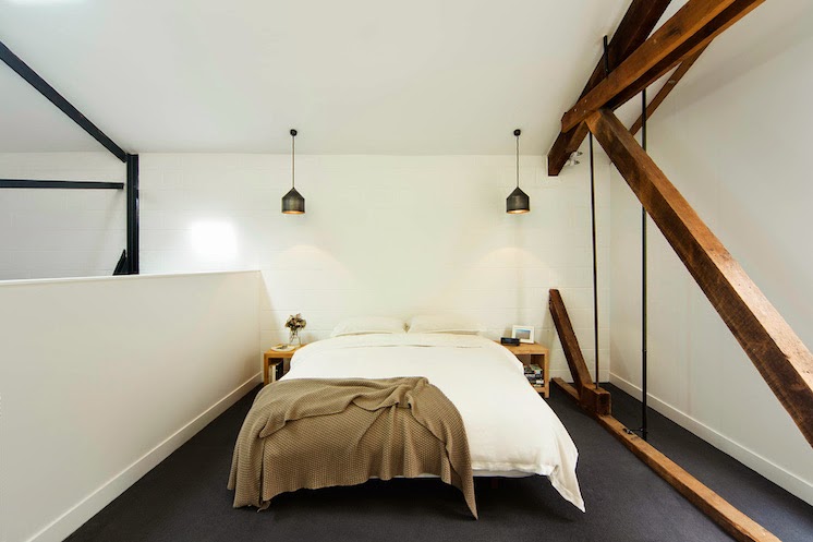 ilia estudio interiorismo: Un antiguo almacén transformado en Loft