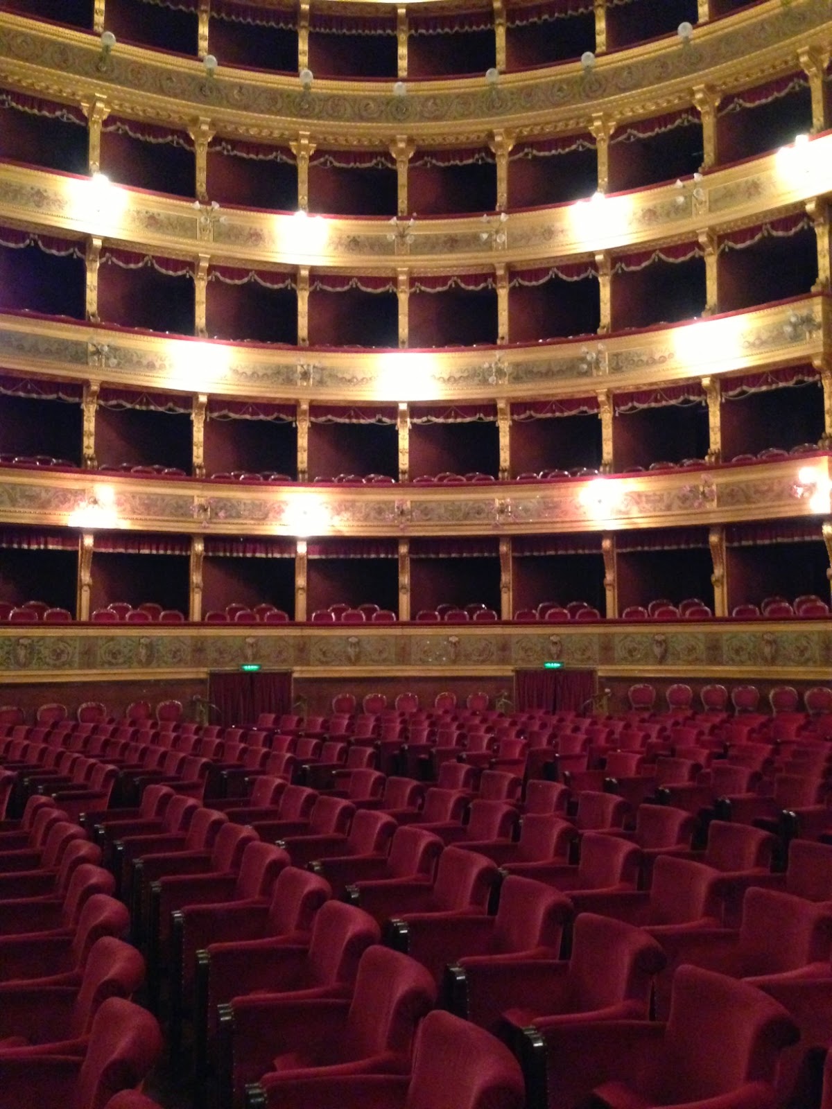 Amo Palermo: La Nostra Visita al Teatro Massimo