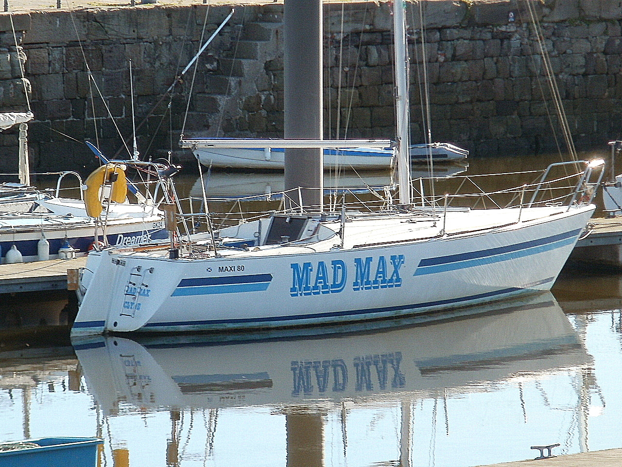 maxi 80 yacht