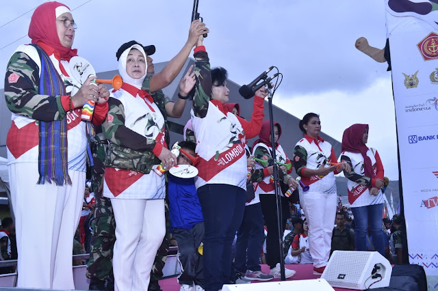  Ketua Umum Dharma Pertiwi Bersama OASE Berangkatkan Lomba TNI International Marathon 5 K