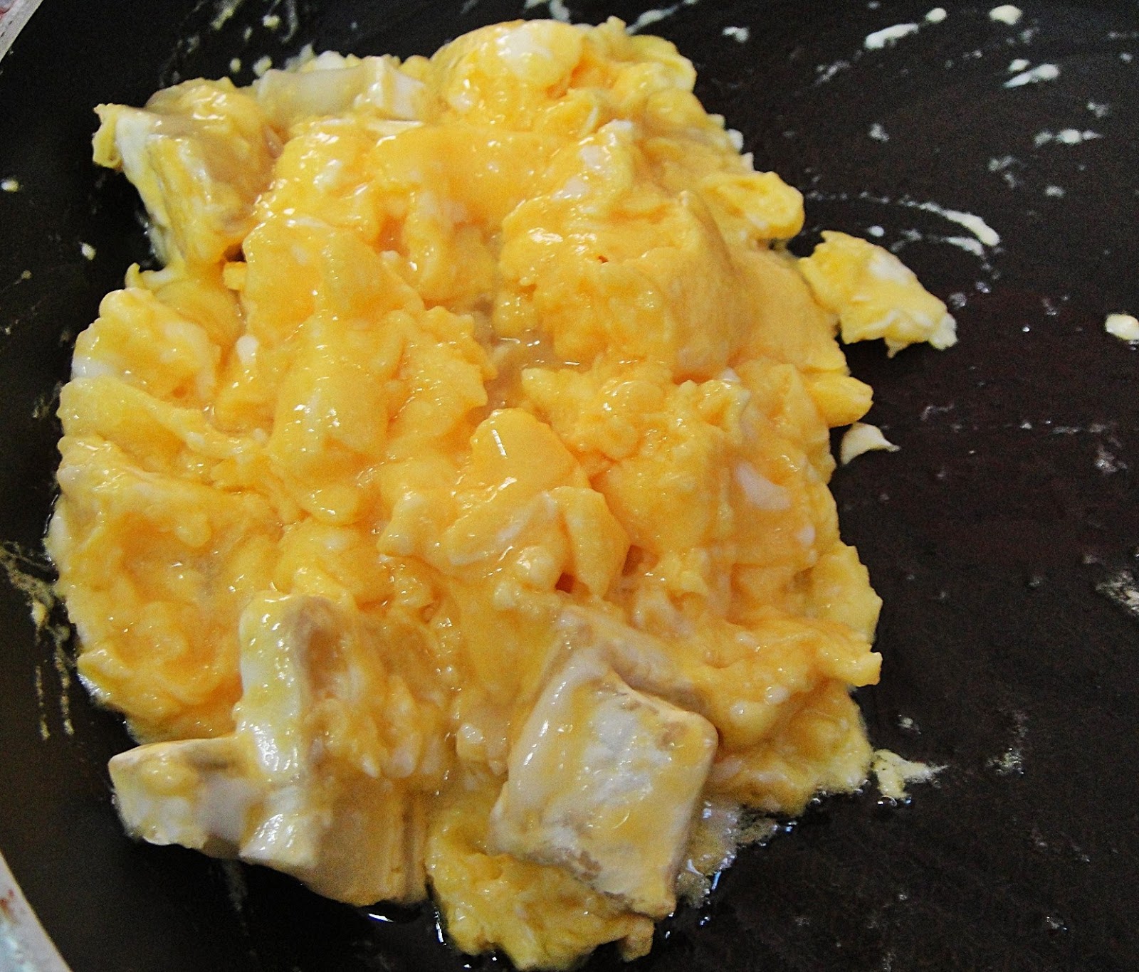 Maryam's Culinary Wonders 914. ChevreCaper Scrambled Eggs