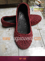 Sepatu Rajut dengan motif jaring laba laba harga pengrajin