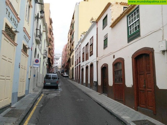 Un herido moderado y otro leve en el incendio de una vivienda en Santa Cruz de La Palma ayer domingo