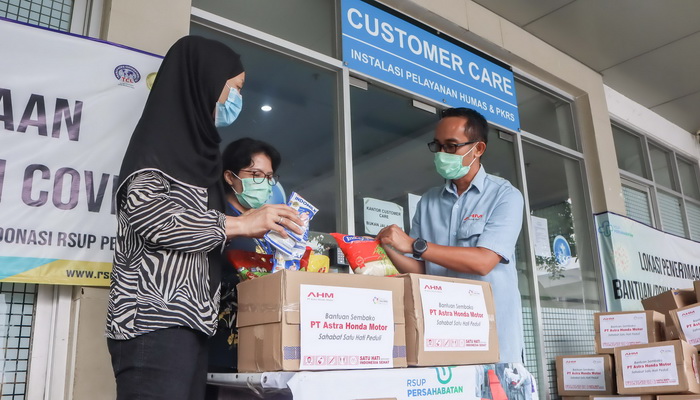 Pandemi Covid-19, AHM Bagikan 990 Sembako untuk Pendukung Petugas Medis