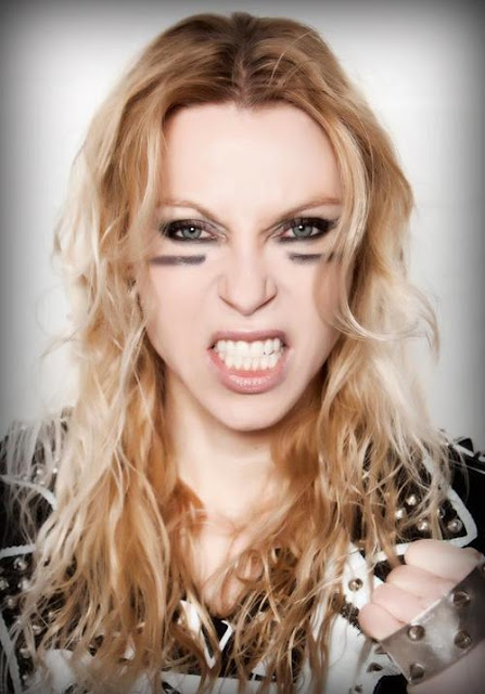 singer-angela-gossow-face-blonde-metal-music.jpg