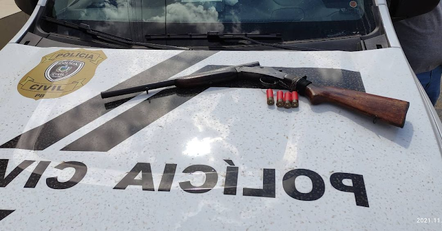Em serviço continuado, a polícia Civil e Militar encontram arma calibre 12, na cidade de Arara.