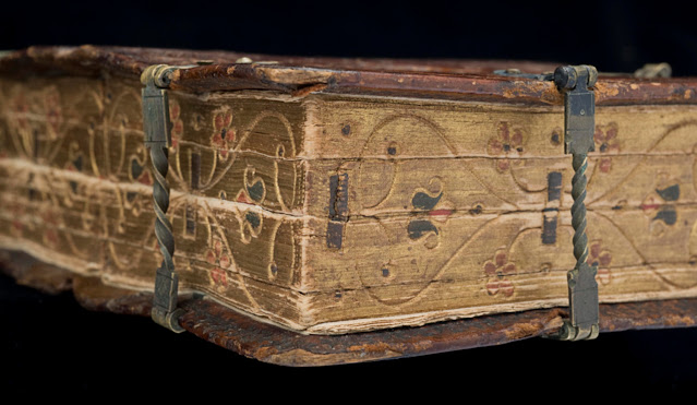 Книгу XVI века можно читать шестью разными способами