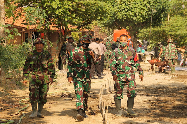 Dandim 0725/Sragen Mengecek Lokasi TMMD 108 Sukodono Dandim 0725/Sragen Mengecek Lokasi TMMD 108 Sukodono
