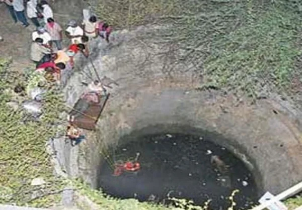 Mystery shrouds Warangal as five more bodies found in agricultural well in city, Hyderabad, News, Local-News, Birthday Celebration, Dead, Dead Body, Probe, Police, National.