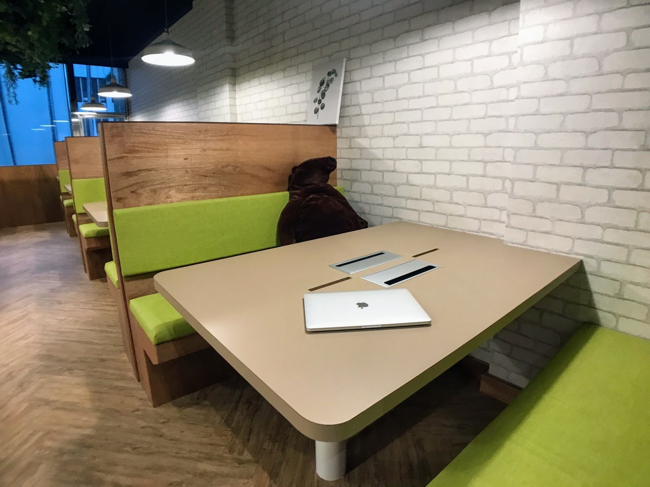 【台南|中西區】Hour Jungle Coworking 共同工作室 (台南中山館)|大媽們不要再吵了!自由工作者的小天地
