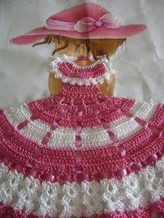 vestido de boneca de crochê para pano de prato
