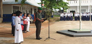 Danramil 02/BB Menjadi Pembina Upacara Di SMP Negeri 21 Kelurahan Sei Langkai Kecamatan Sagulung.