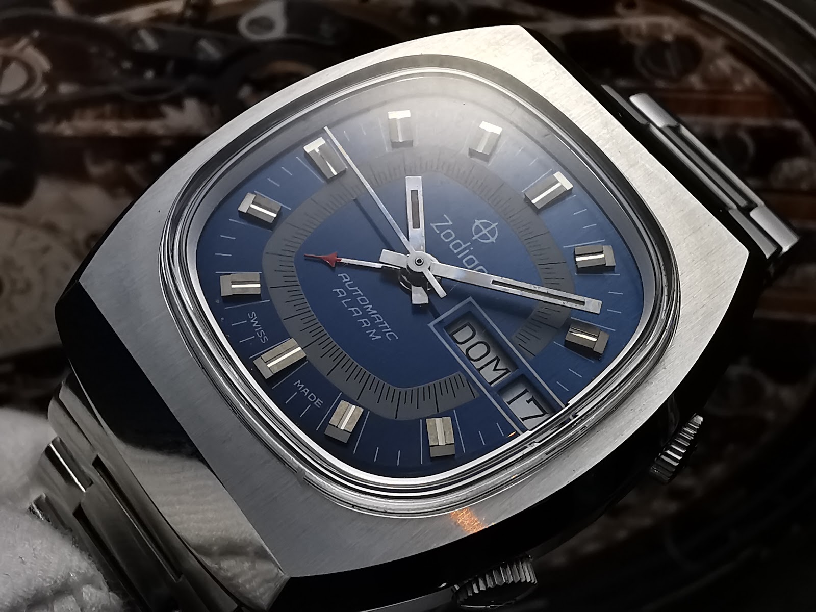 automatic watch with alarm