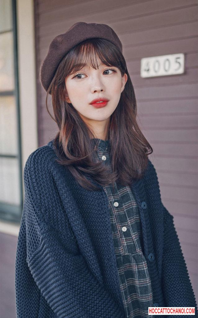 Những khuôn mặt tròn xoe cùng tóc mái thưa này sẽ khiến chị em lao đi cắt tóc mái ngay Những khuôn mặt tròn xoe cùng tóc mái thưa này sẽ khiến chị em lao đi cắt tóc mái ngay