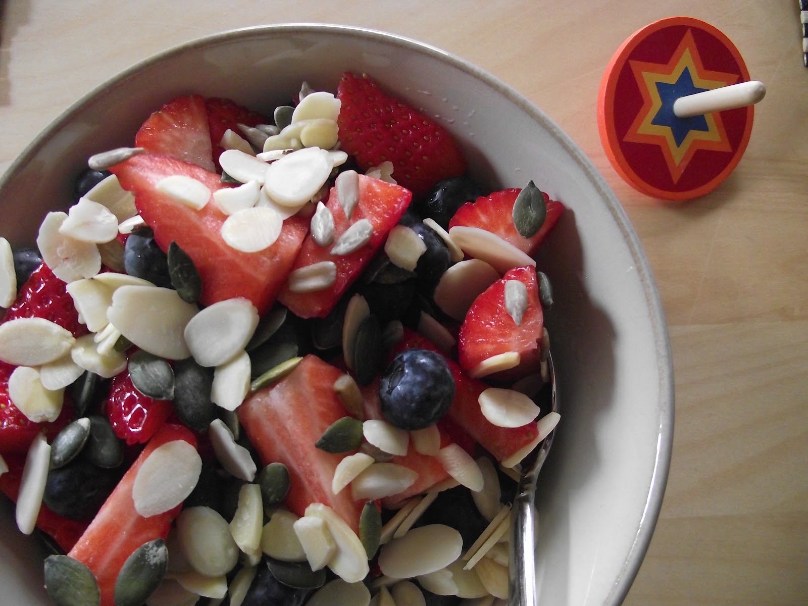 Rocket and Roses Vegan Kitchen Very Berry Breakfast Bowl
