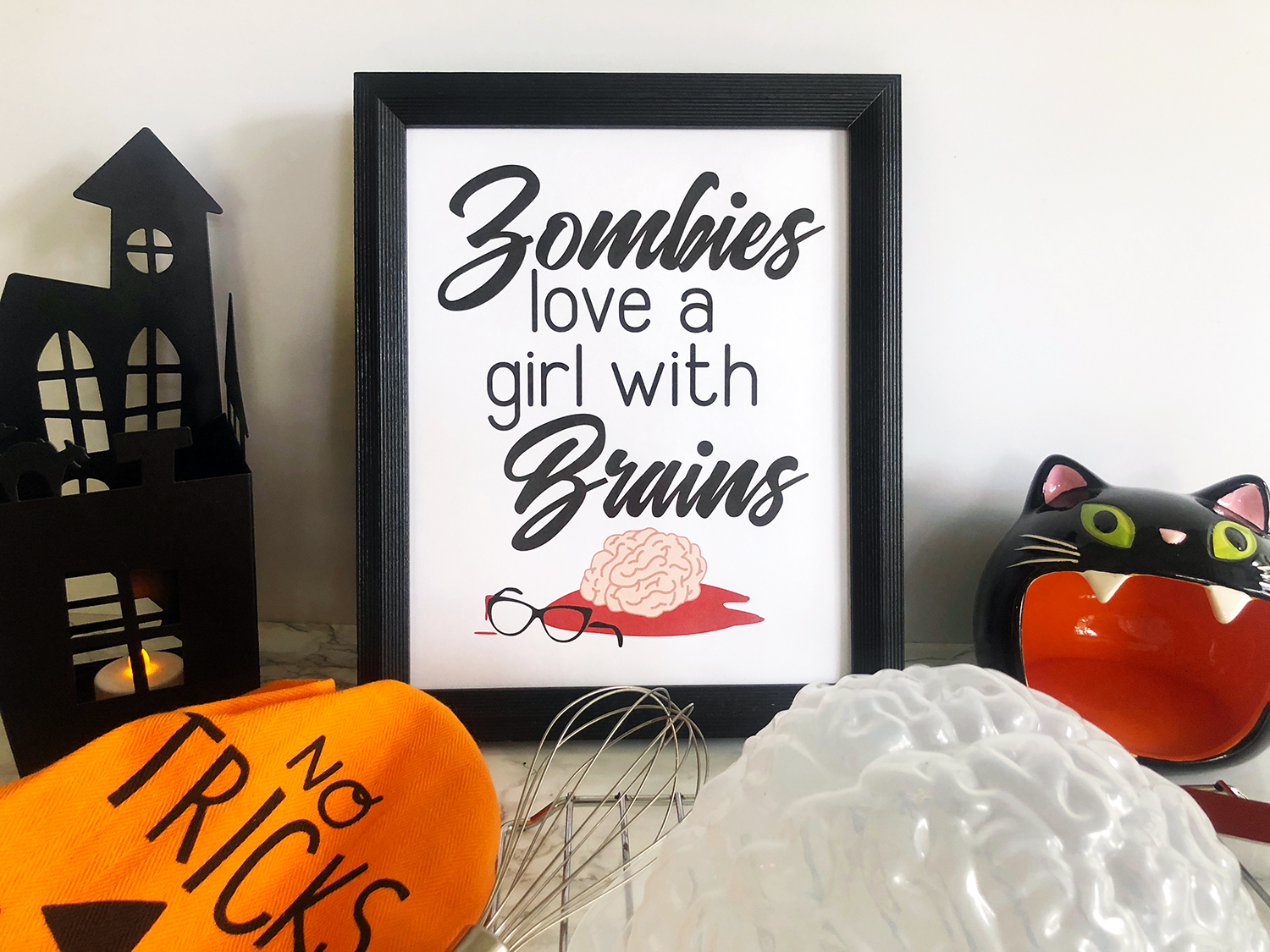 Southern Mom Loves: Frame Some Quick Halloween Decor {7 Free ...