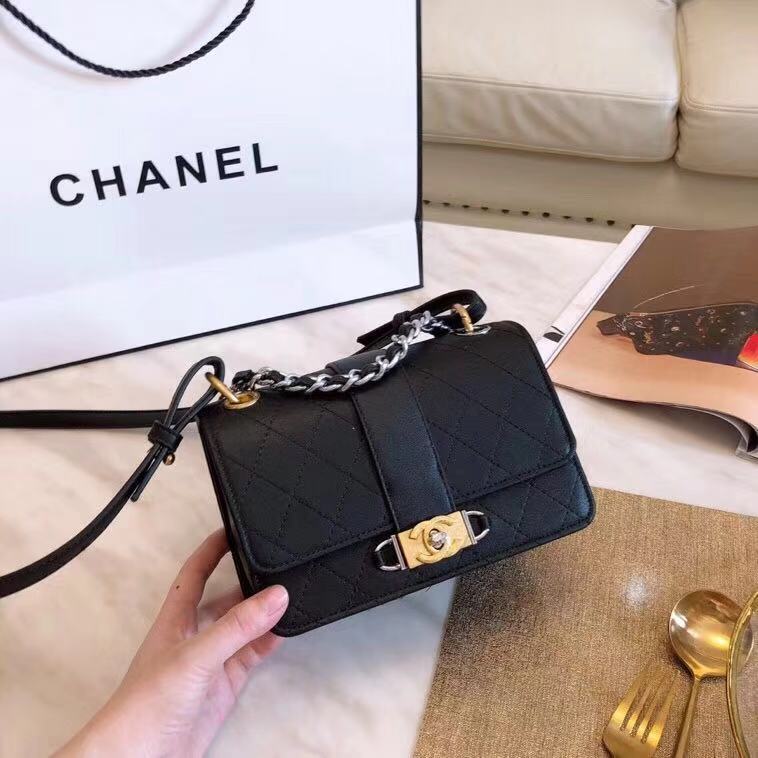 chanel chain sling bag