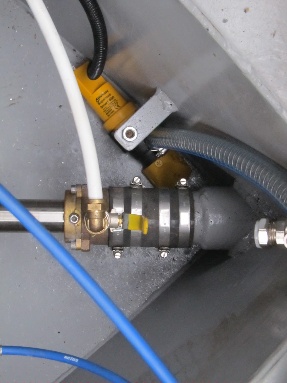 How to build a boat engine hatch Boat plan model