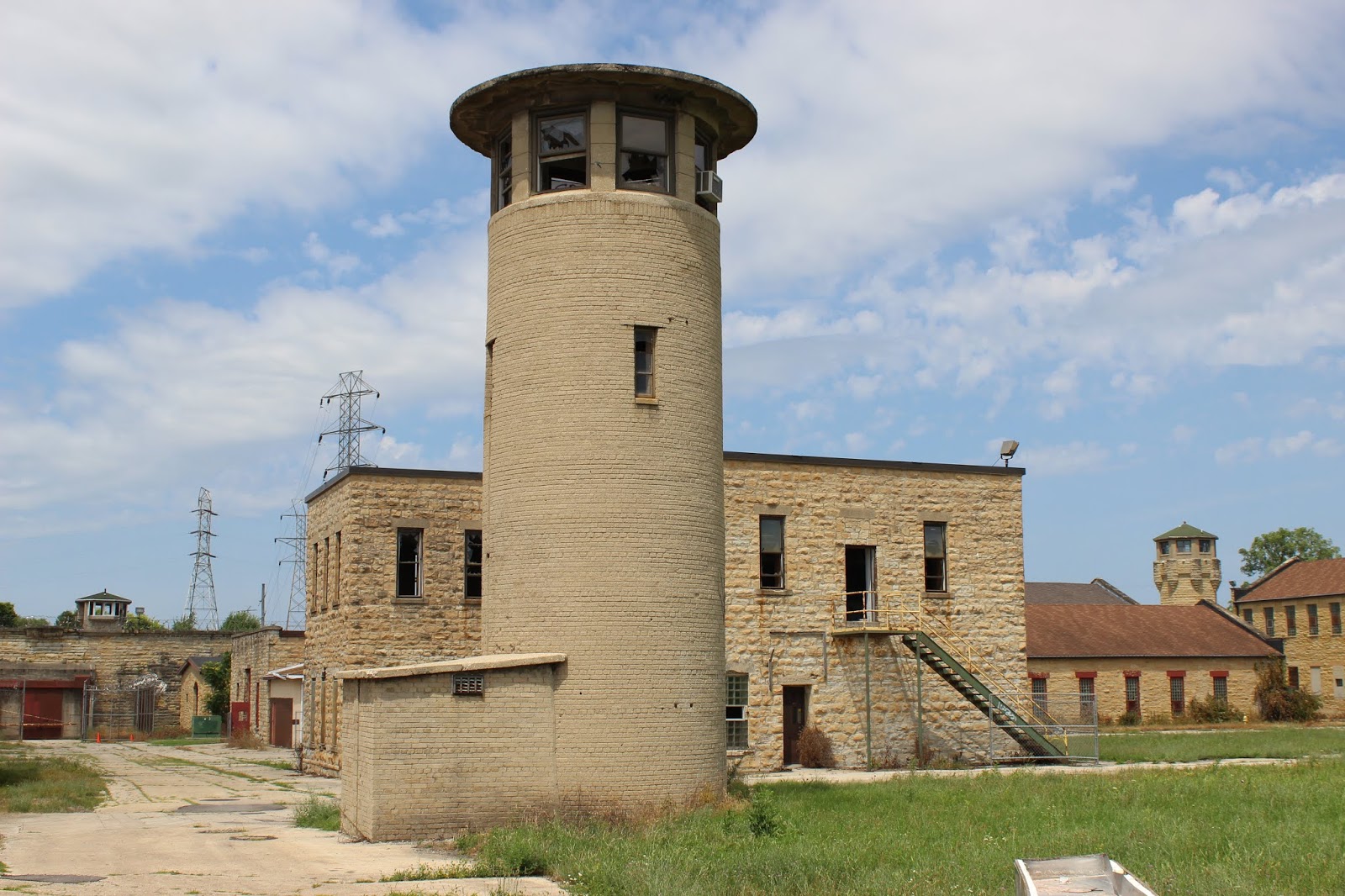 Inside the Big House: The Old Joliet Prison (1858-2002)