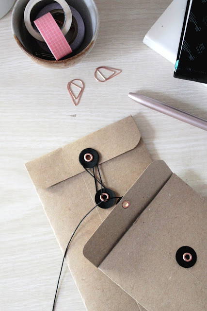 come-fare-una-busta-con-bottoni-e-spago-DIY come-fare-una-busta-con-bottoni-e-spago-DIY