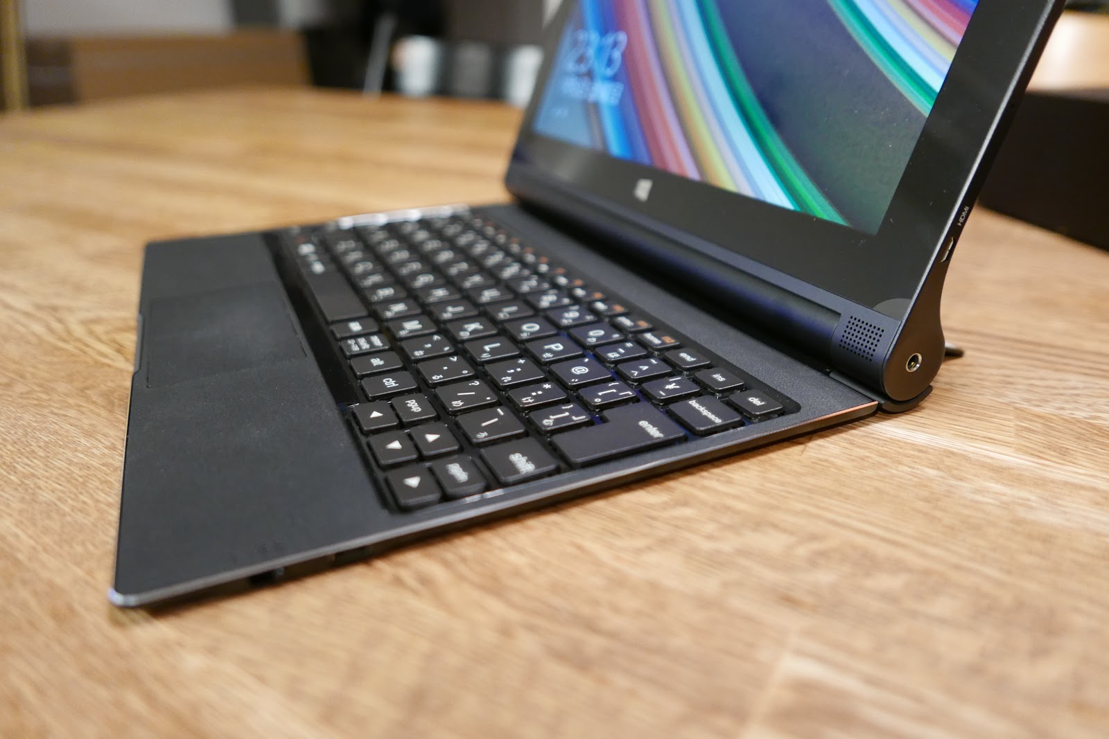 全てはカタチから Lenovo Yoga Tablet 2 With Windows