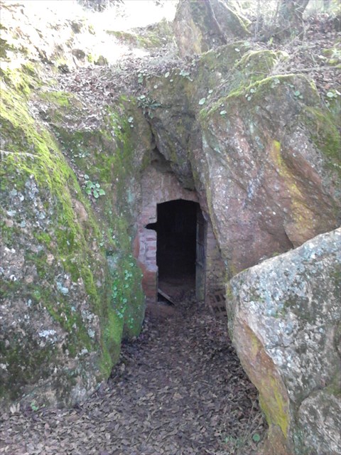 Cueva de los muñecos