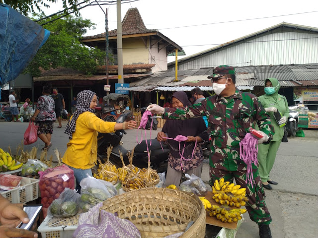 Kodim Sragen - Sosialisasi Covid-19 Terus Di Lakukan Di Pasar Masaran