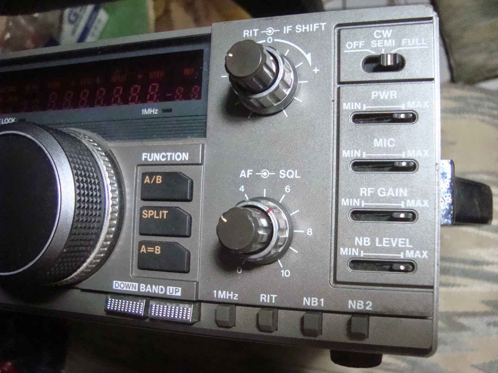 RADIO SELLER: Kenwood TS 140S ( SOLD )