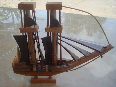 contoh perahu layar kayu
