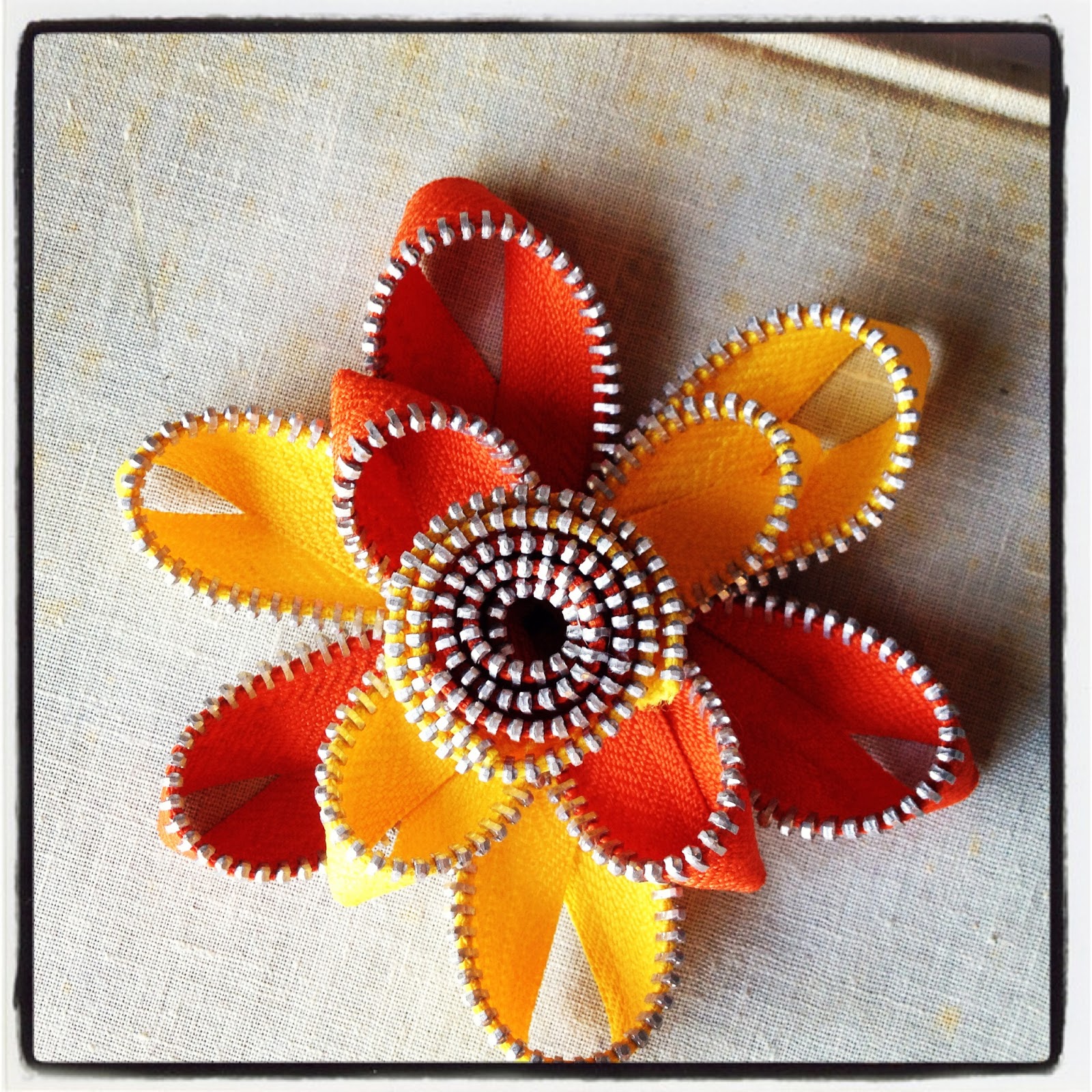 No Sew Zipper Flower