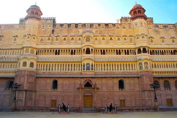 The museum within the fort called the Junagarh Fort Museum was established in 1961 by Maharaja Dr.Karni Singhji under the control of "Maharaja Rai Singhji Trust".