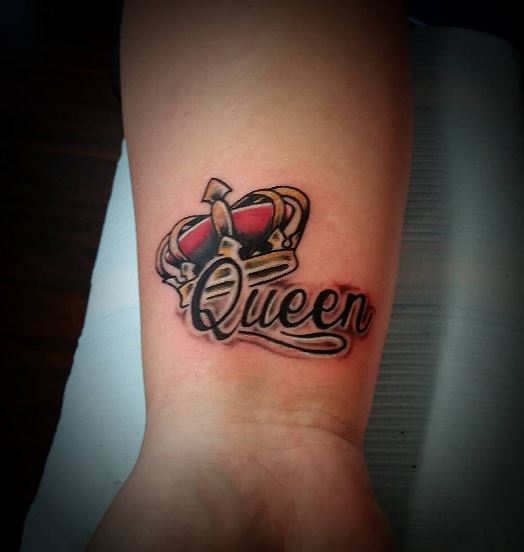 50+ Best Queen Tattoos for Women (2019) Crown, Spades, Heart Tattoo