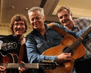 TOMMY EMMANUEL, FRANK VIGNOLA, GARY MAZZAROPPI - Woodsongs Concert: