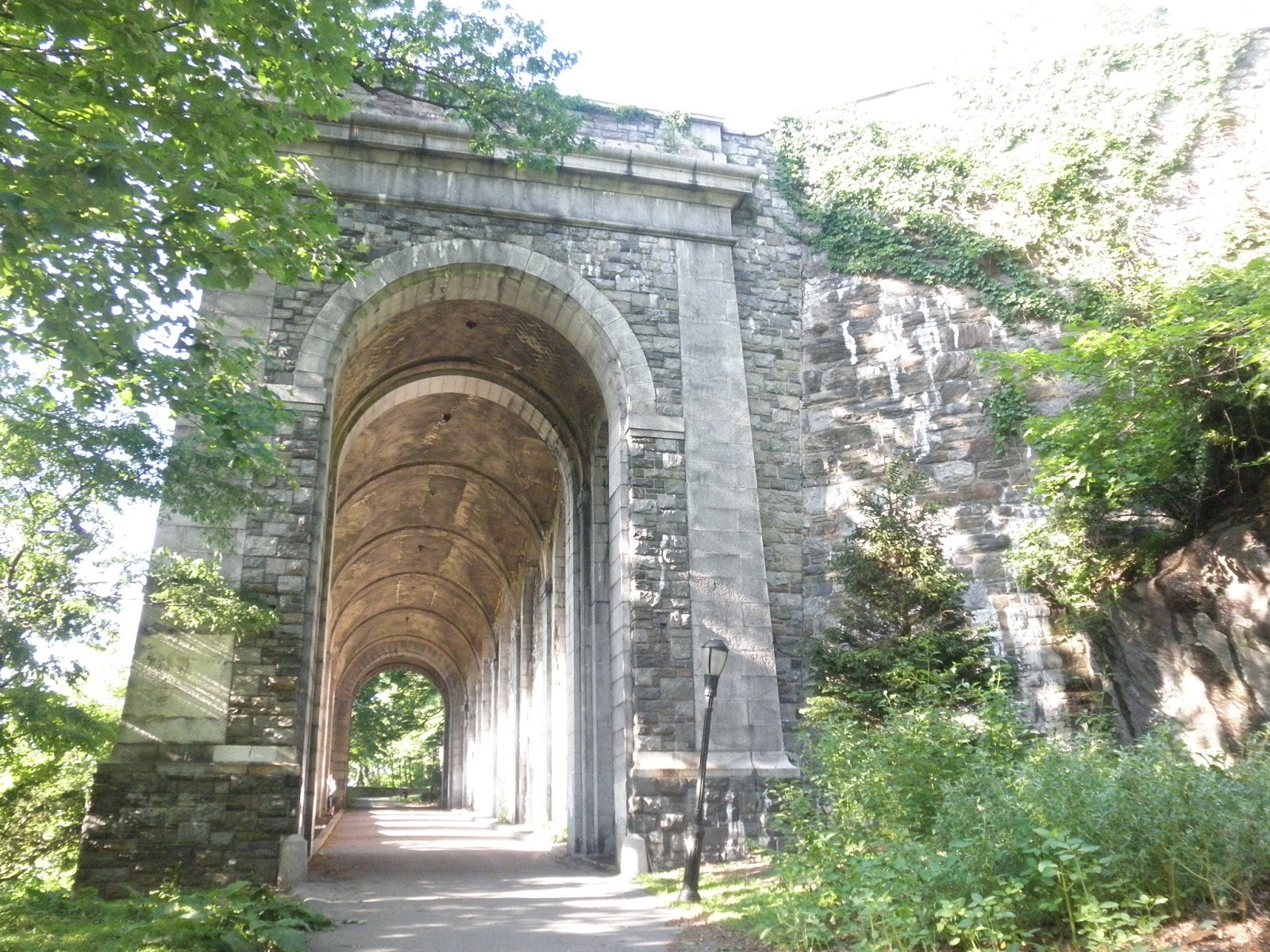 My Walking Pictures: A Walk in Fort Tryon Park