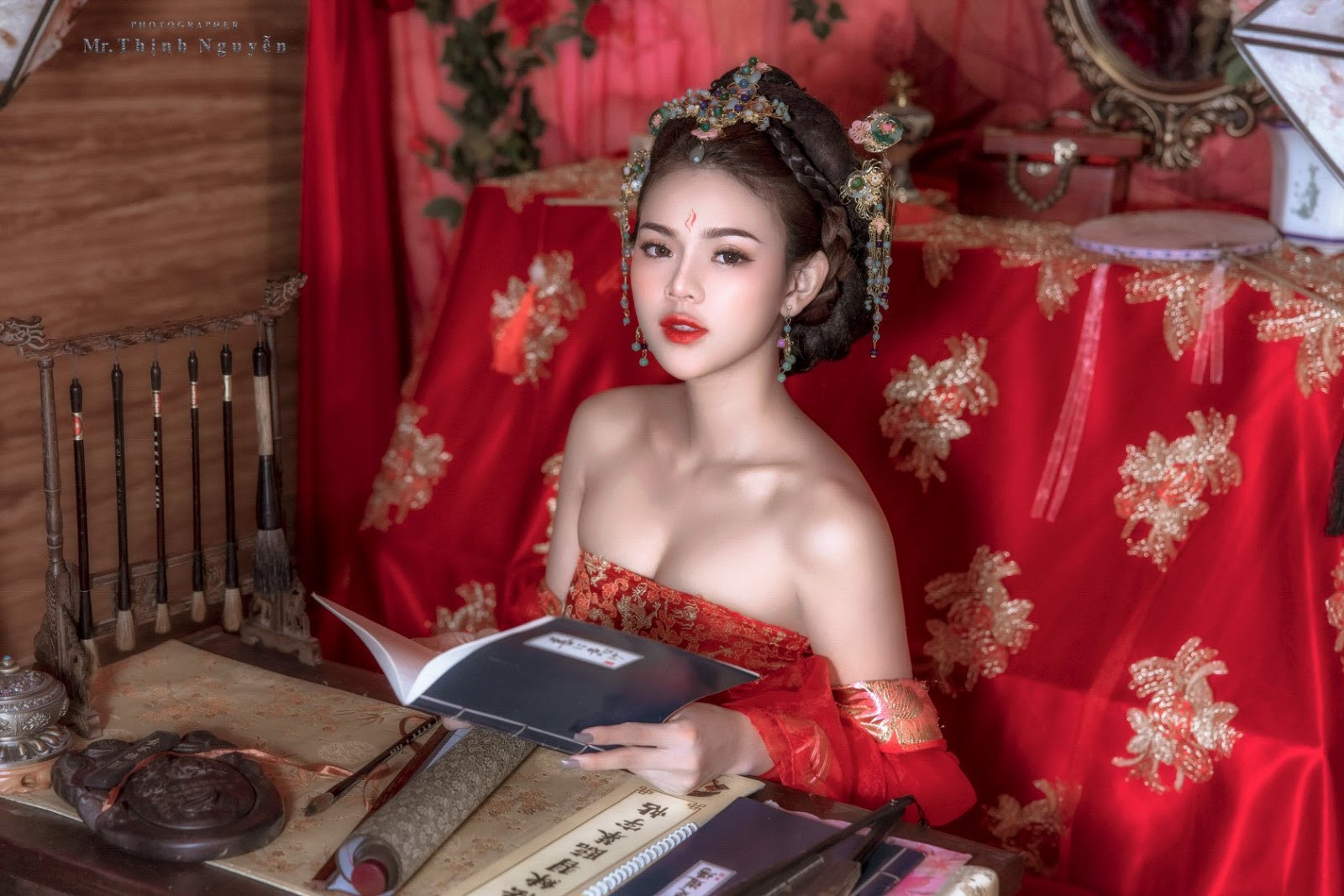 Vietnamese beautiful model - cosplay sexy concubines with historical costume - Pic 8
