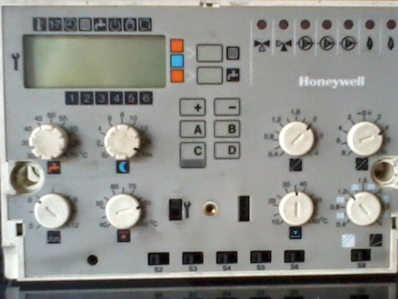 HONEYWELL AQUATROL 2000 PDF