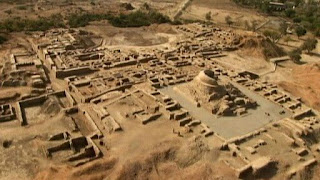Indus valley: civil construction with well planning
