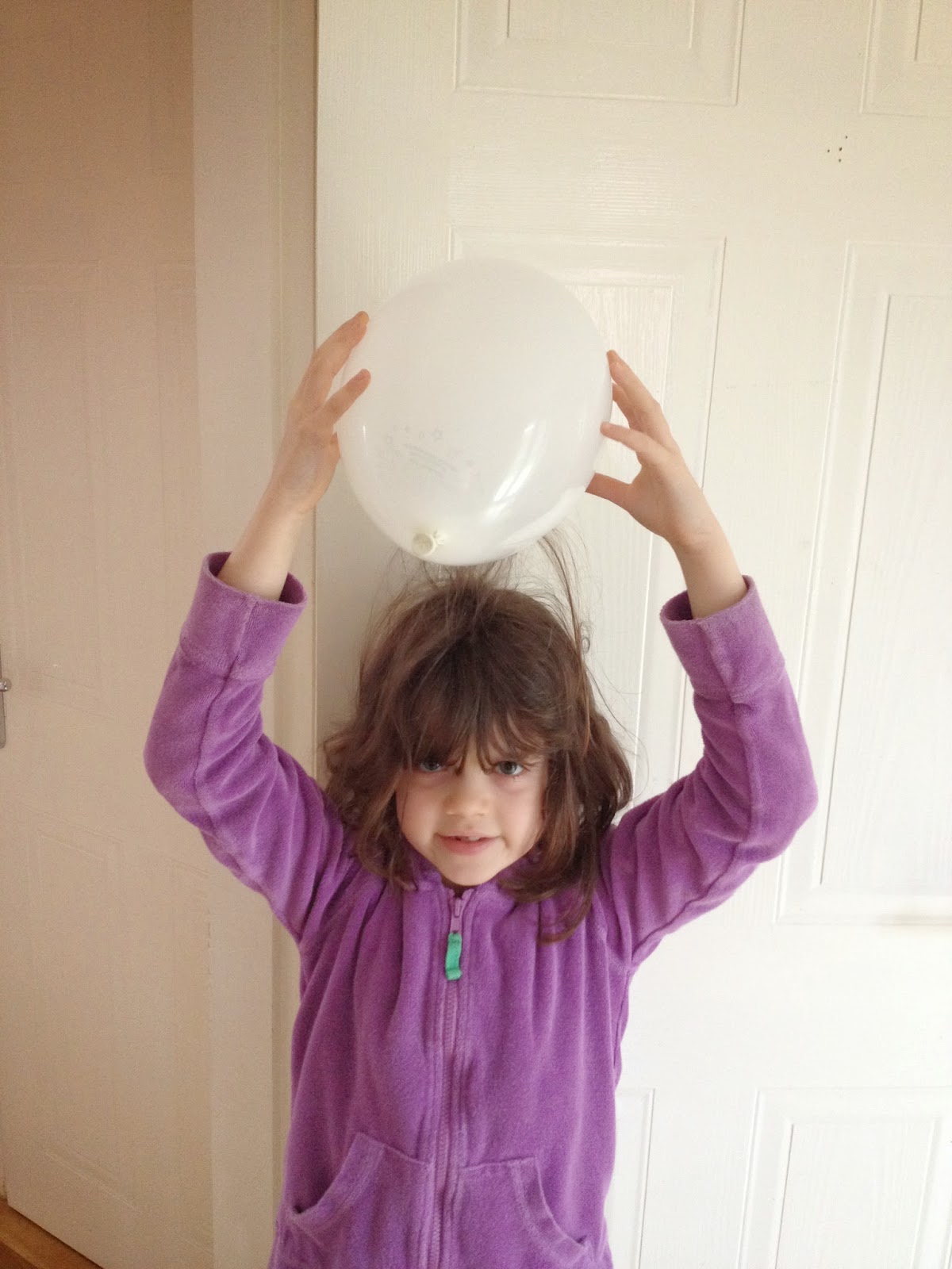 Emma's Science Blog: STATIC ELECTRICITY EXPERIMENTS