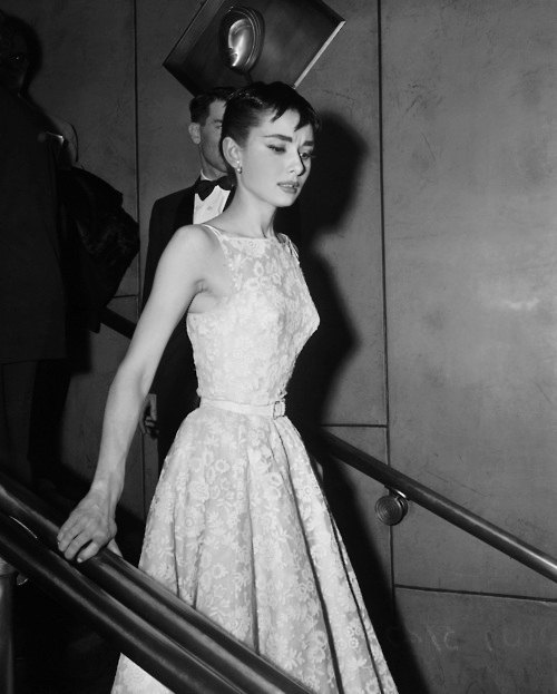 Morningstar Pinup: Audrey Hepburn-1954 Oscar Dress
