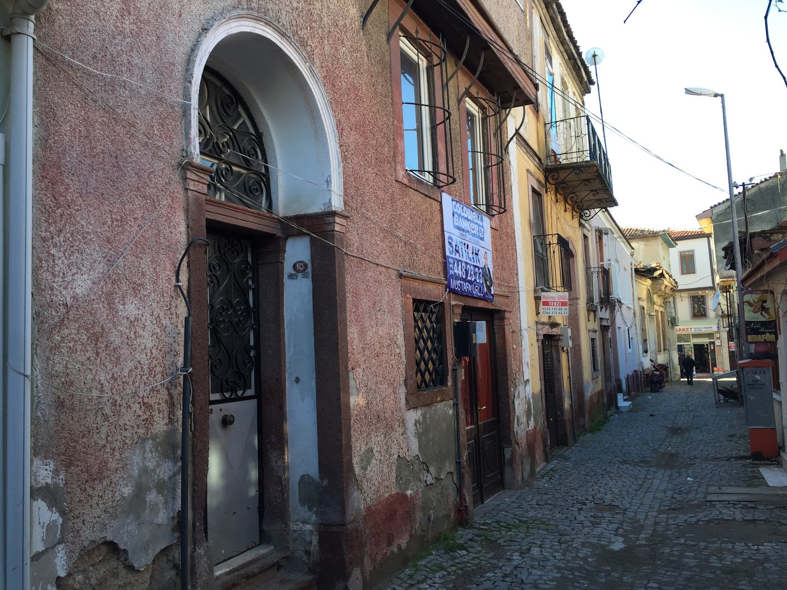 ayvalikta satilik mustakil ev