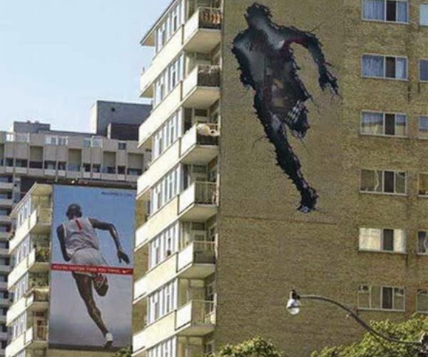 2.-Nike-Run-Through-the-Wall.jpg