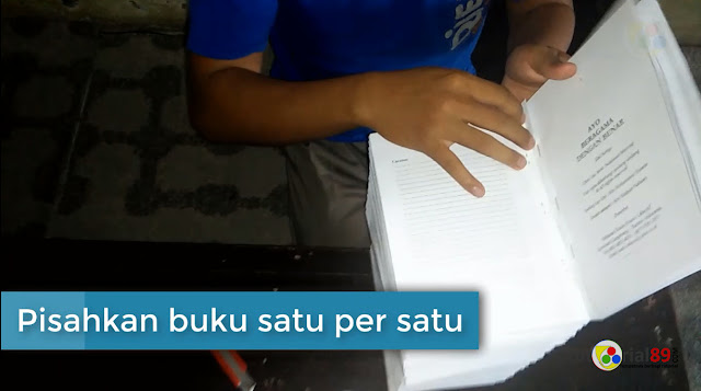 Cara mudah mencetak buku sendiri dengan jilid softcover