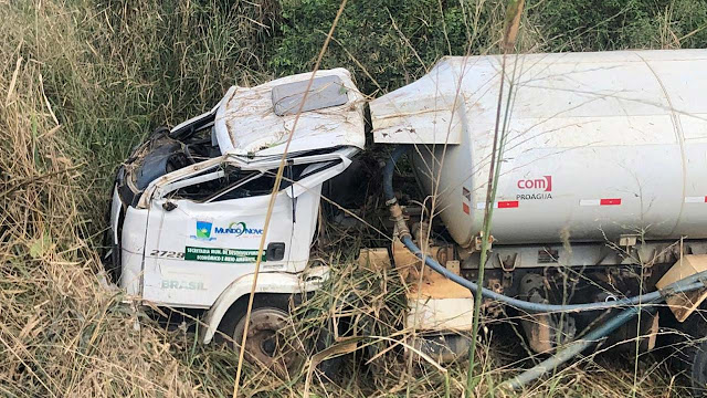 Caminhão-pipa tomba e deixa feridos no município de Mundo Novo